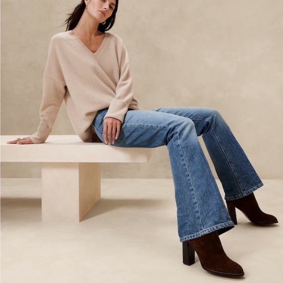 Banana Republic Rigid Bootcut Jean - Picture 3 of 3